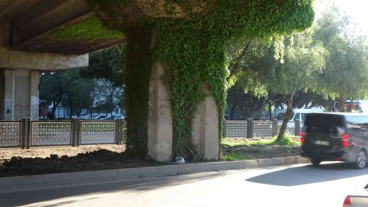 Kazada Hayatını Kaybeden 16 Yaşındaki Genç Kız, Gelinlik Ve Duvakla Uğurlandı