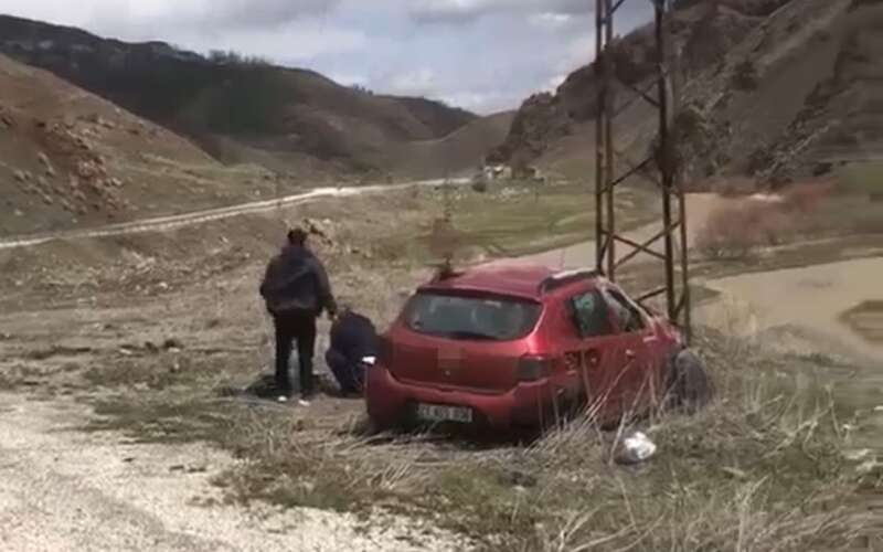 Direksiyon Hakimiyeti Kayboldu: Araç Şarampole Uçtu, 1 Kişi Hayatını Kaybetti