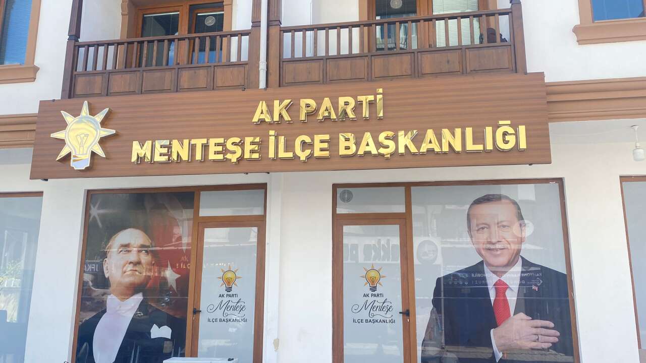 AK Parti Menteşe İlçe Başkanlığı Yeni Hizmet Binasına Taşındı