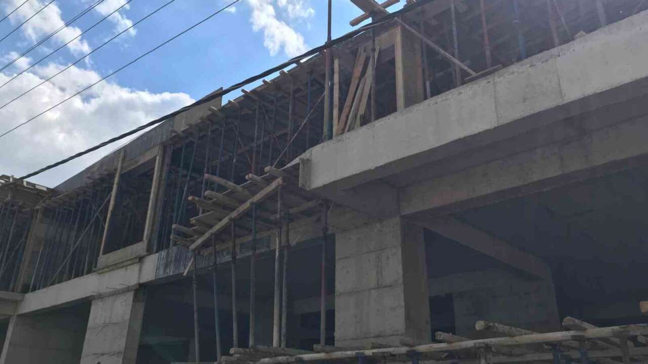 İnşaat İşçisi Elektrik Akımına Kapıldı: 3. Kattan Düşerek Ağır Yaralandı