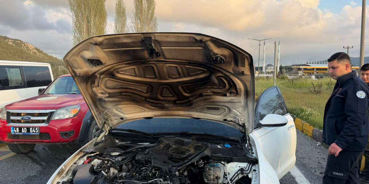 Menteşe’de Seyir Halindeki Araç Alev Aldı