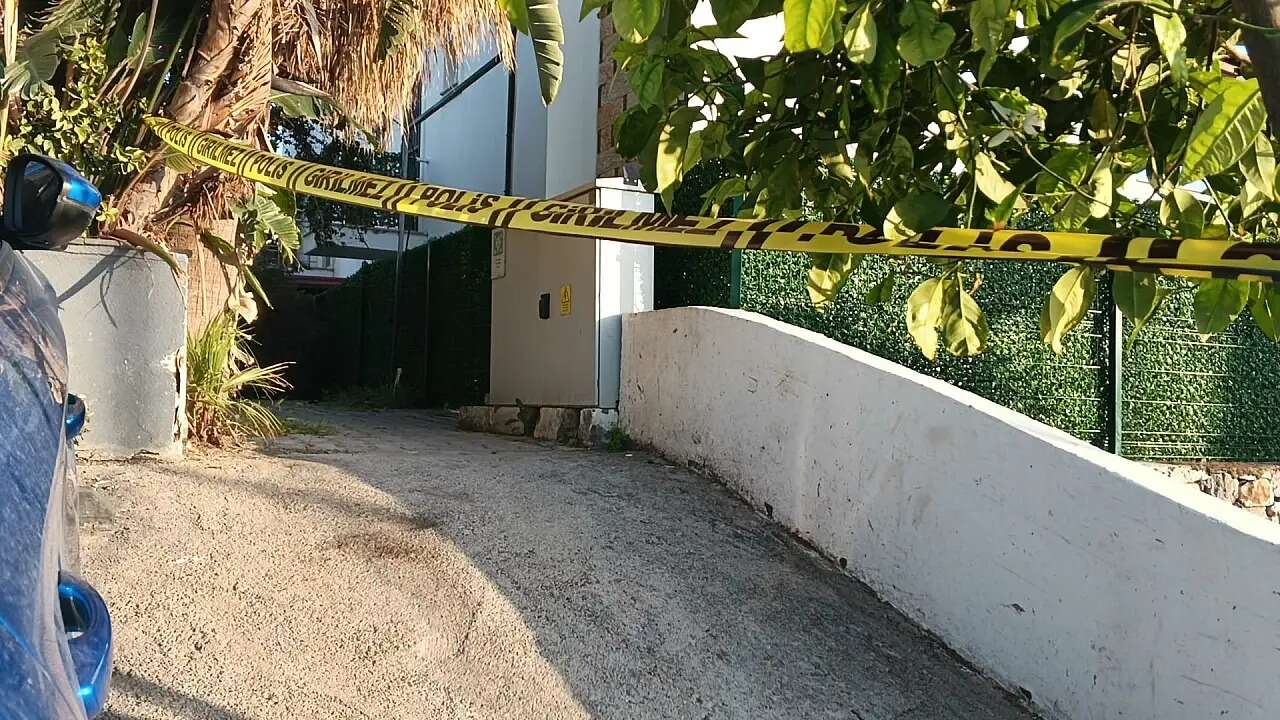 Bodrum’da Bıçaklı Saldırgan Yakalandı: Uzaklaştırma Kararına Rağmen Kadını Ağır Yaraladı