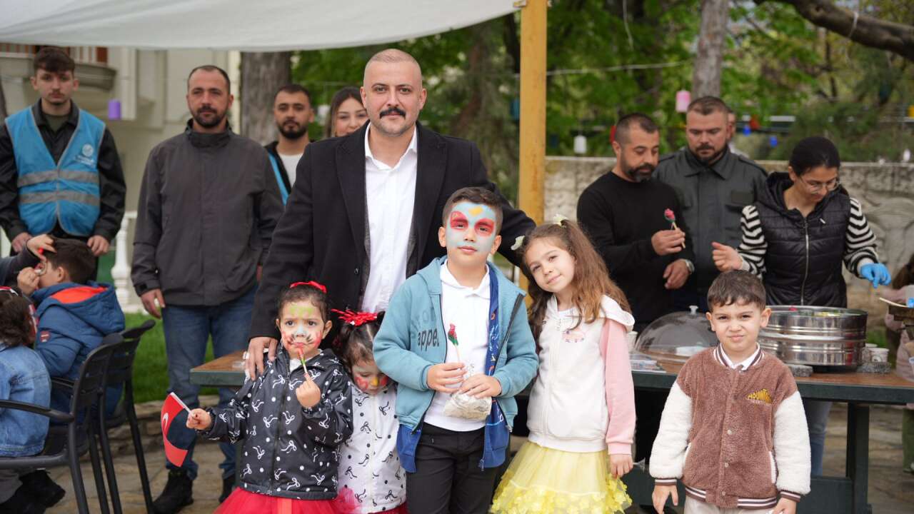 Muğla Ülkü Ocakları’ndan 23 Nisan’da Minik Kalplere Renkli Bayram Sürprizi