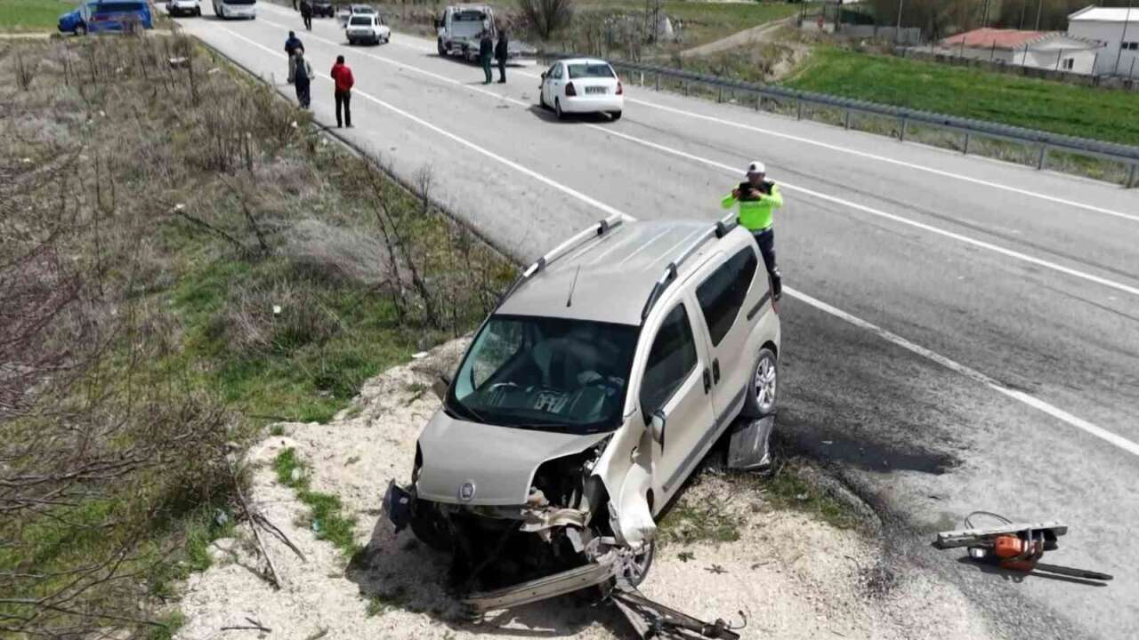 Güzelyurt'ta Kaza: 3 Araç Çarpıştı: 1’i Ağır 7 Yaralı