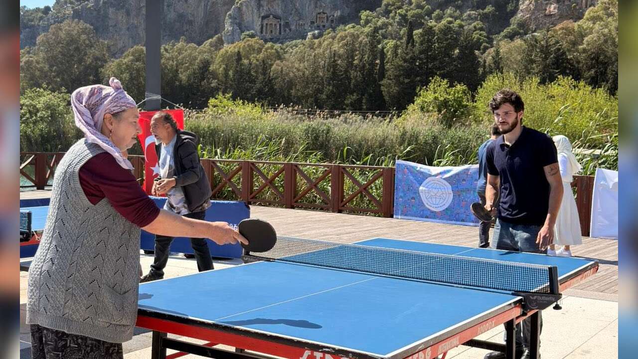 Dalyan’da Spor Şöleni: 7’den 70’e Herkes Masa Tenisi Oynadı