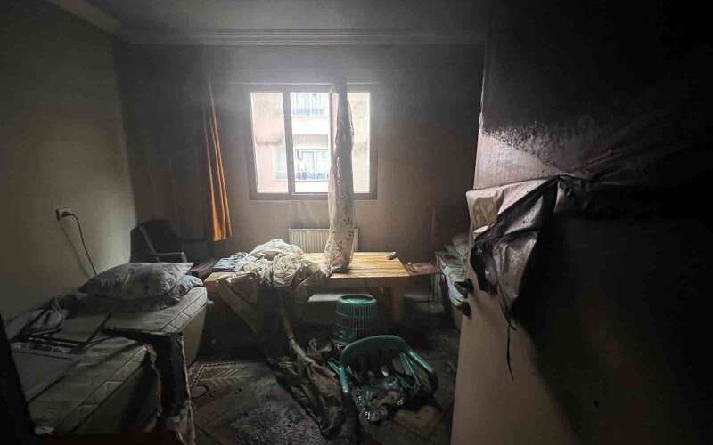 Evini Ateşe Verdi, Kaçarken Yakalandı: Adliye Yolunda Kalp Kriziyle Hayatını Kaybetti