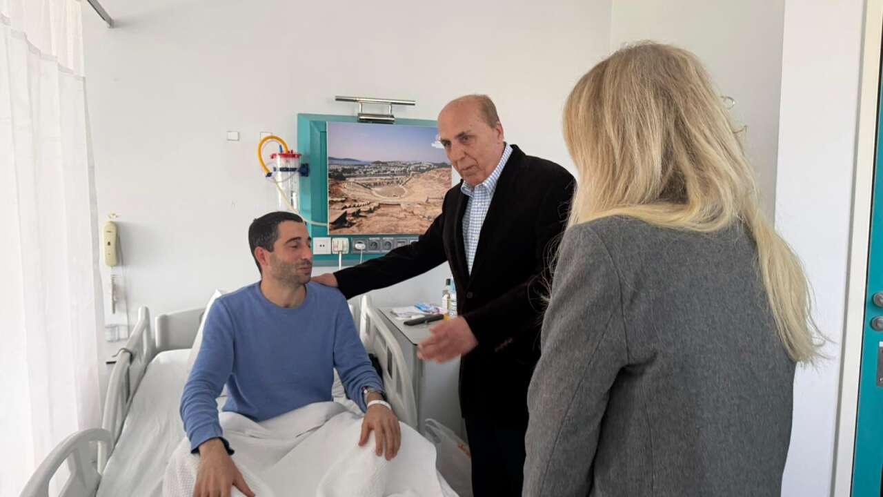 Ayaydın’dan Hastalara Geçmiş Olsun Ziyareti