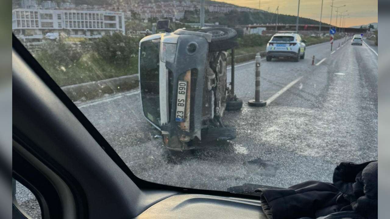 Menteşe’de Kontrolden Çıkan Araç Yan Yattı