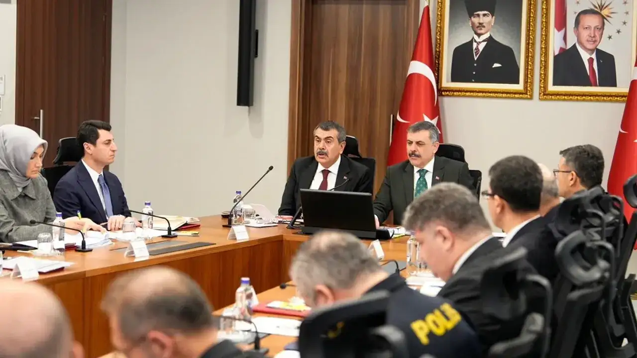 81 İli Kapsayan Genelge:  İçişleri’nden Okul Güvenliği Hamlesi, Riskli Öğrenciler Yakın Takipte