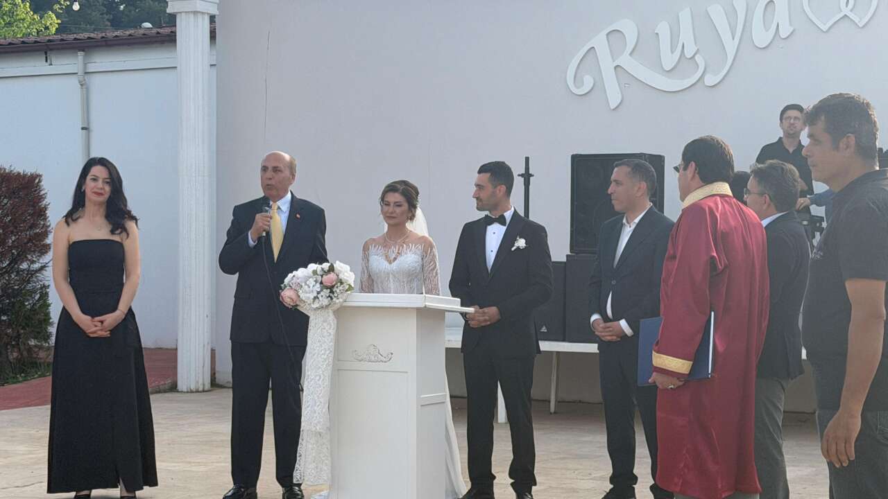 Ortaca'da Aydın Ayaydın’ın Şahitliğinde Mutlu Gün: Handan ve Mehmet “Evet” Dedi