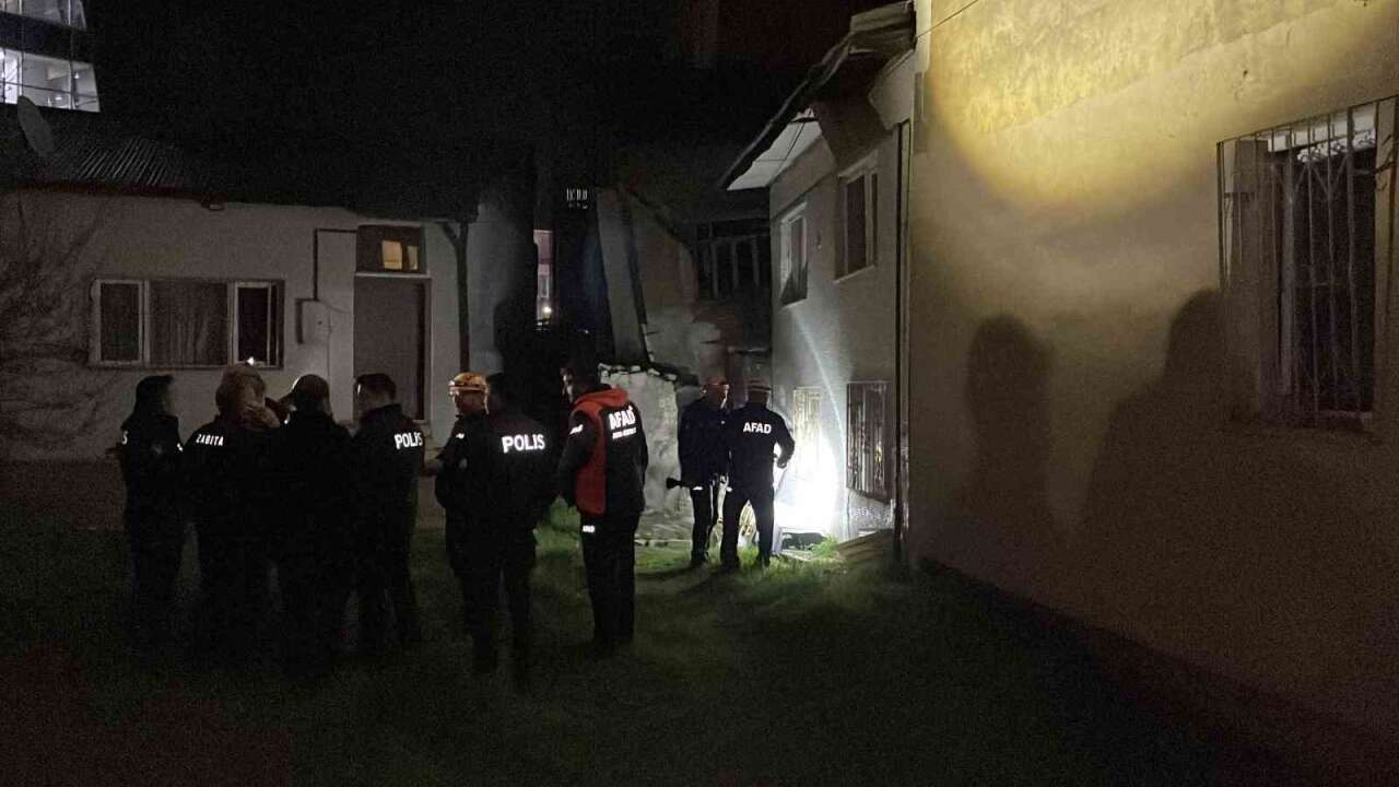 Müstakil Ev Çöktü, Ev Tahliye Edildi