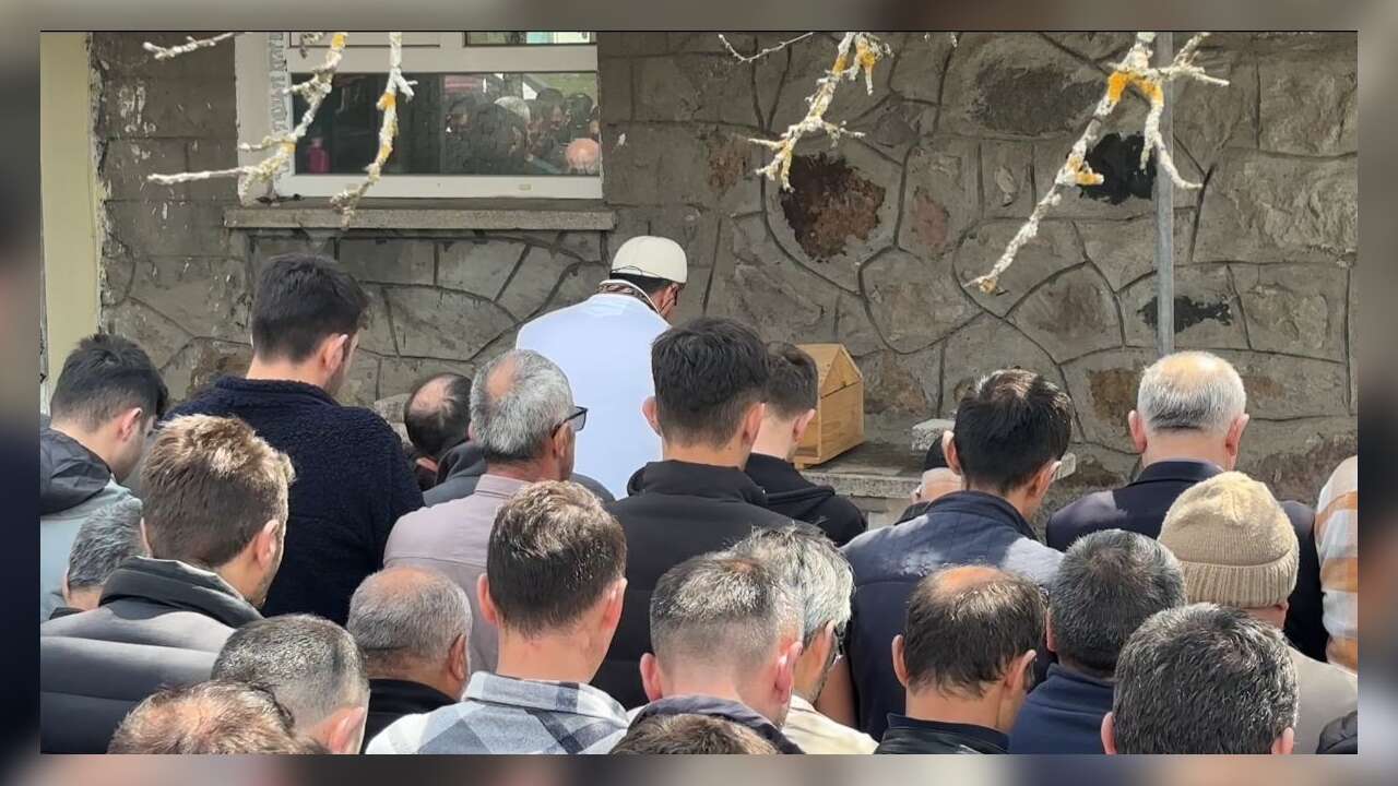 Annesinin Öldürdüğü 2 Aylık Ela Bebek Son Yolculuğuna Uğurlandı