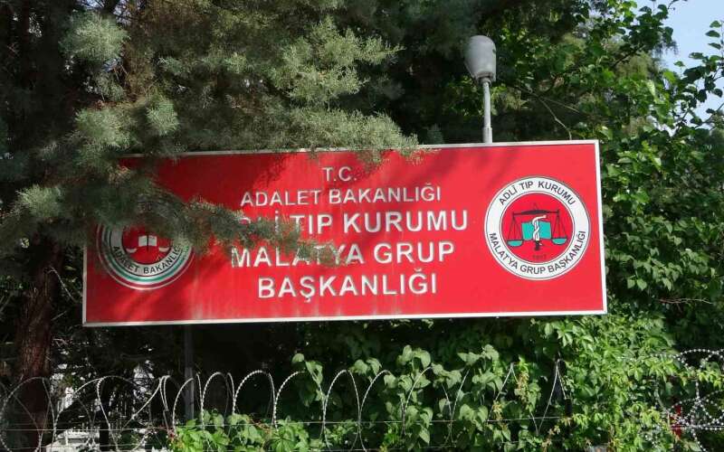 Otomobil ile Motosiklet Çarpıştı: 1 Kişi Hayatını Kaybetti