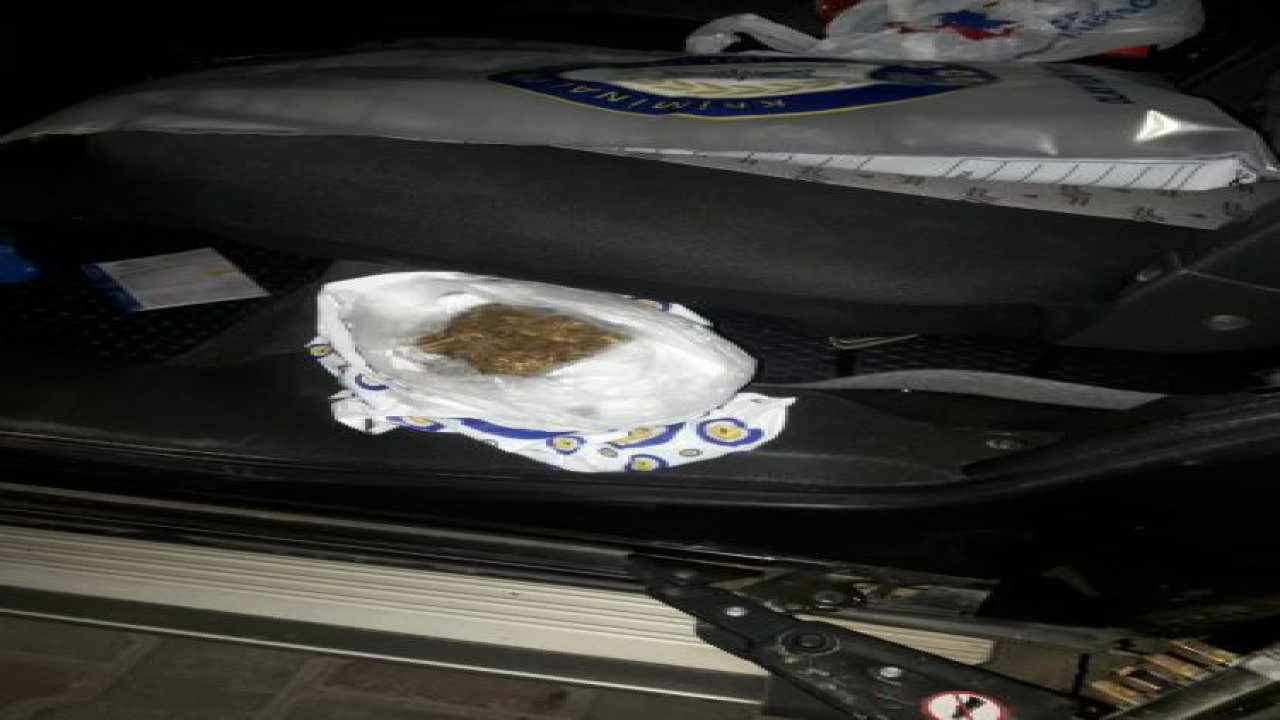 Şüpheli araçtan 150 gram skunk çıktı