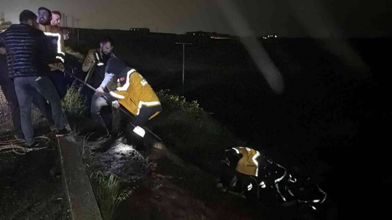 Şarampole Uçan Otomobilde Aynı Aileden 5 Kişi Yaralandı