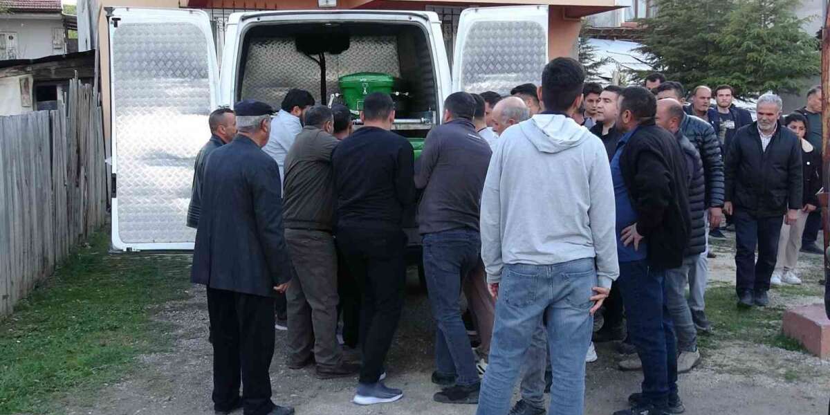 Yeşilyurtta 58 Yaşındaki Vatandaş Evinde Ölü Bulundu