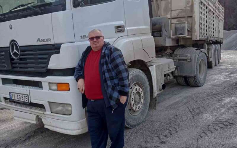 Kamyon Hareket Etti, İşçi Altında Kalarak Öld*