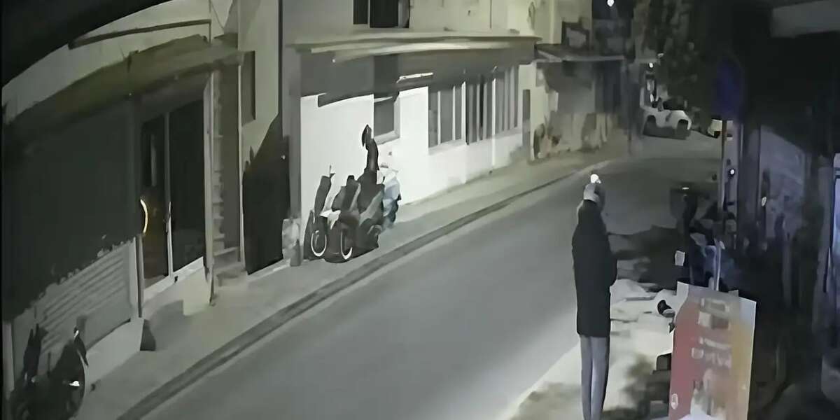 Muğla'da Akılalmaz Hırsızlık: 8 Dakikada Motosikleti Parçalayıp Kayboldular