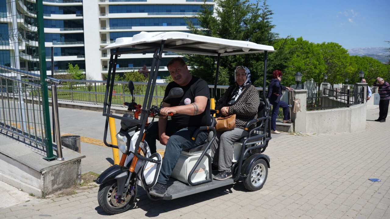 Muğla Eğitim Araştırma Hastanesinde Yaşlı ve Engelli Hastalara VİP Ulaşım Hizmeti