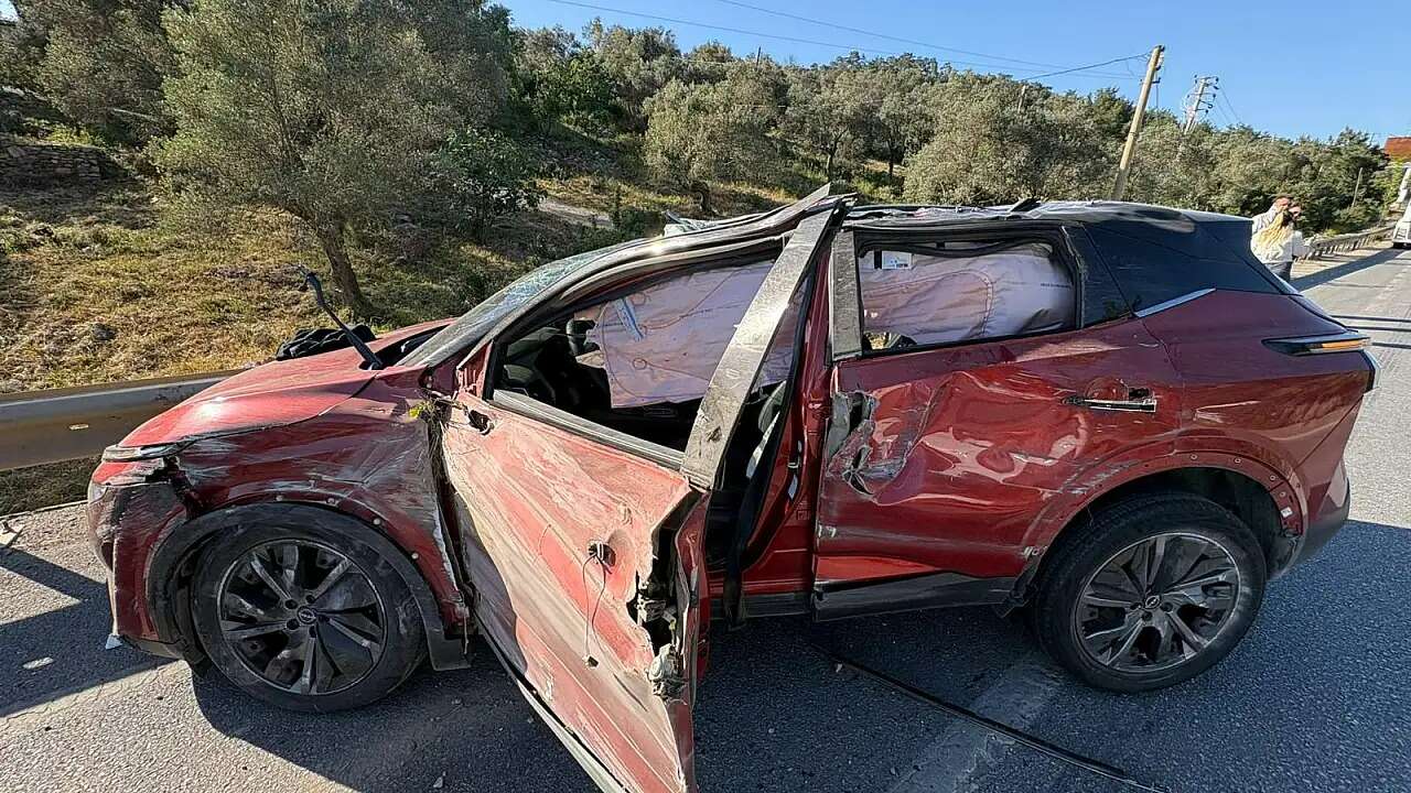 Muğla'da Araç Takla Attı, Uzun Araç Kuyrukları Oluştu