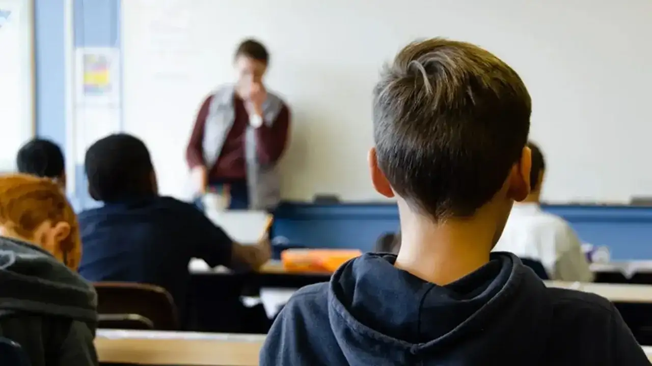 Okullarda Yeni Dönem Başlıyor: “Alo Zorbalık” Hattı Devreye Giriyor