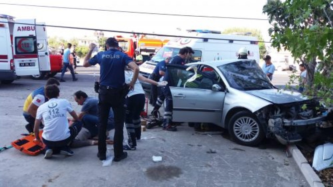 Yayaya çarpmamak için direksiyon kırdı: 1 ölü, 2 yaralı