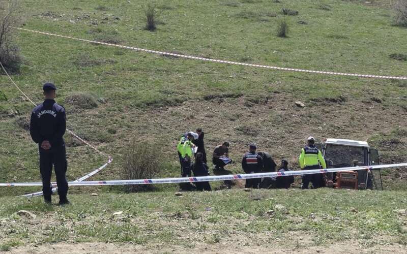 Traktör Dereye Uçtu: 1 Öl*, 3 Yaralı