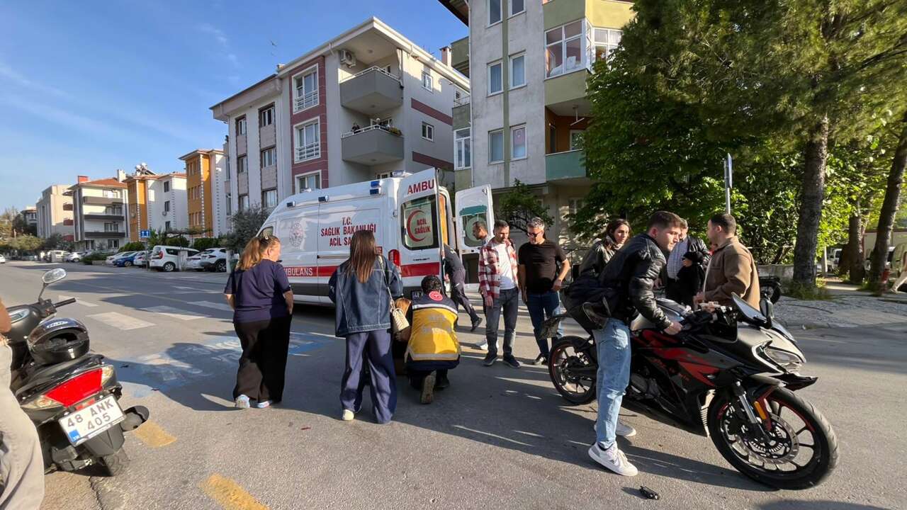 Menteşe'de Araçlar Birbirine Girdi: 2 Yaralı