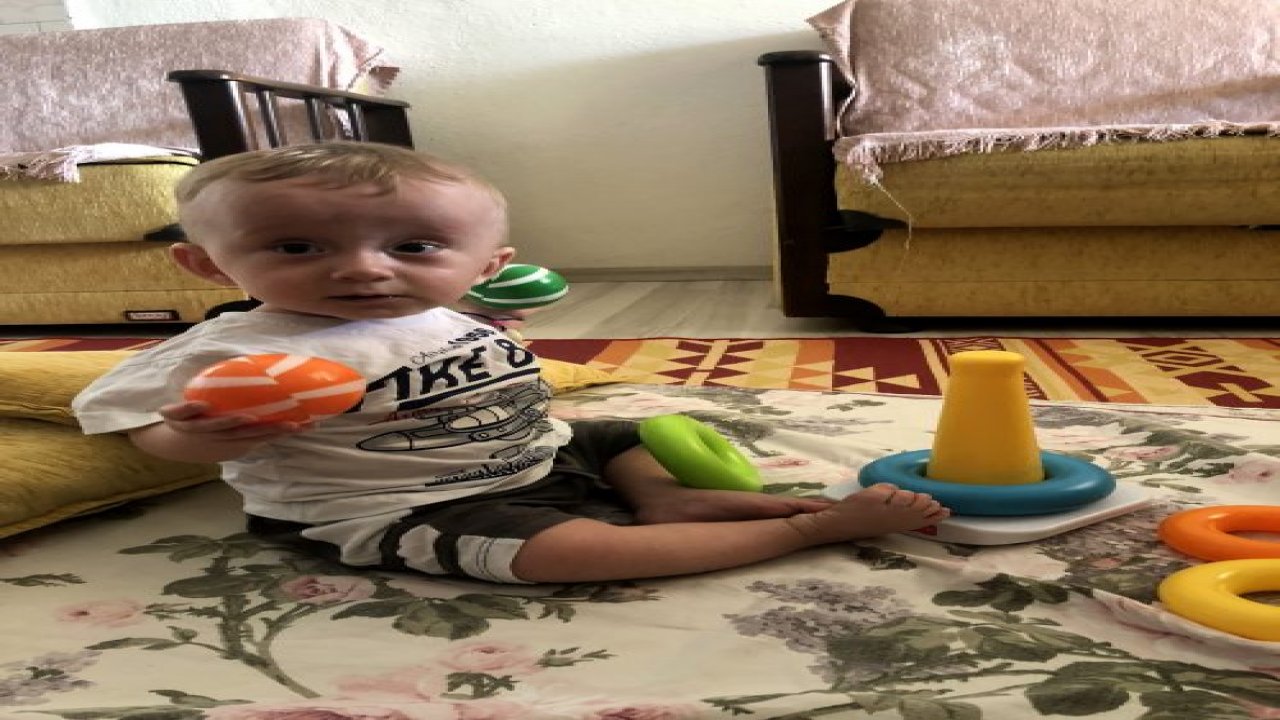 Hayata tutunmak için ilik nakli bekliyor