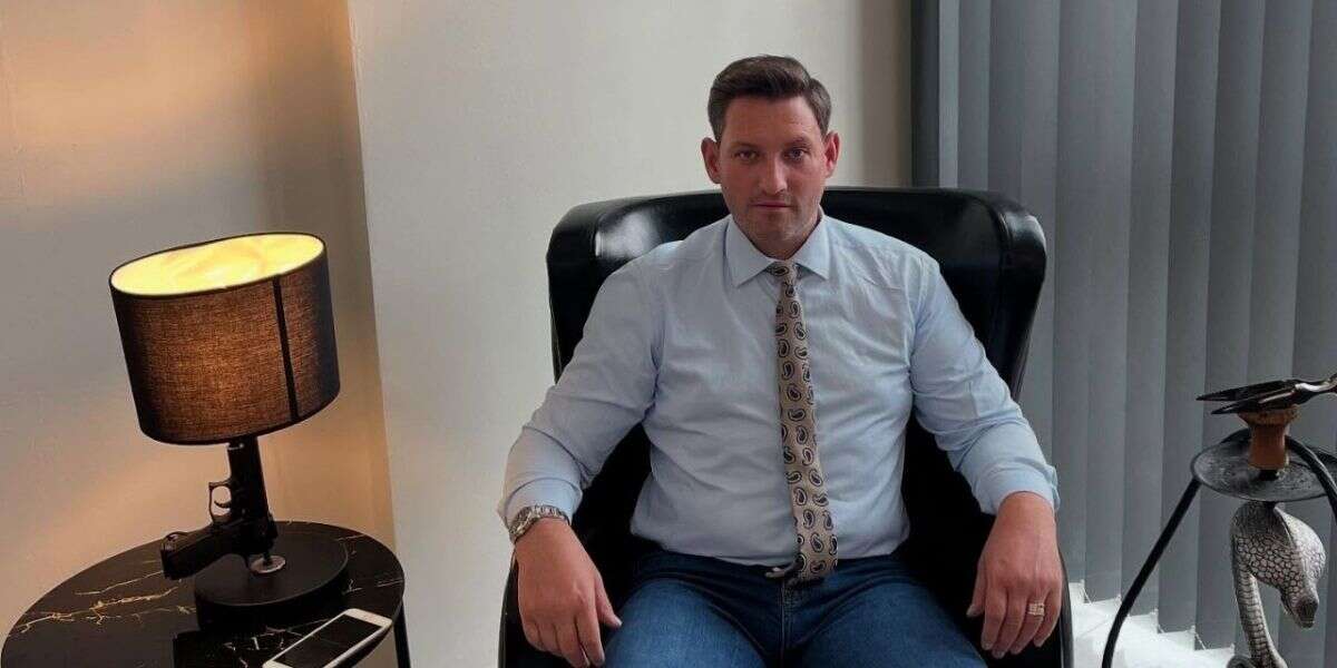 Tartıştığı İş Ortağını Göğsünden Vurarak Öldürdü