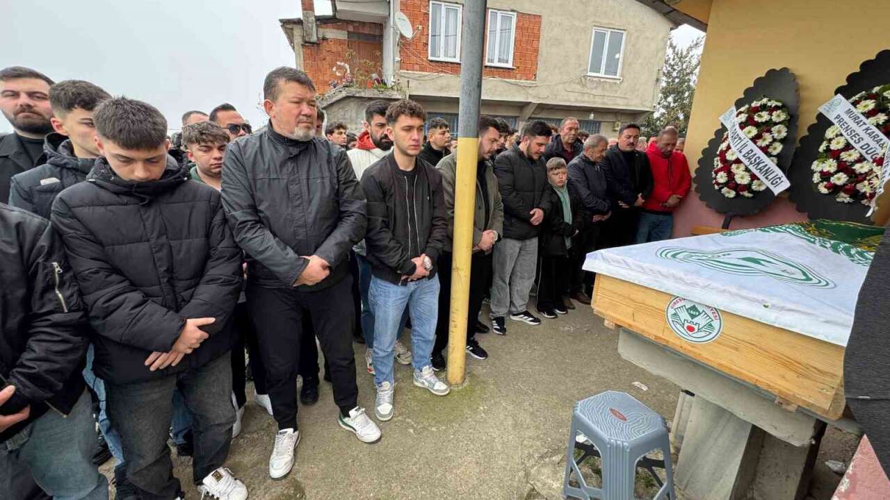 Yeniden Refah Partisi Gençlik Kolları Başkanı B*çaklan*rak Öld*rüldü: 18 Yaşındaki Gencin Cenazesi Son Yolculuğuna Uğurlandı
