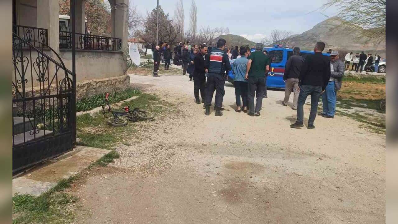4 Çocuk Annesi Eşini, Tab*ncayla Öld*rdü, Aynı Sil*hla İnt*har Etti