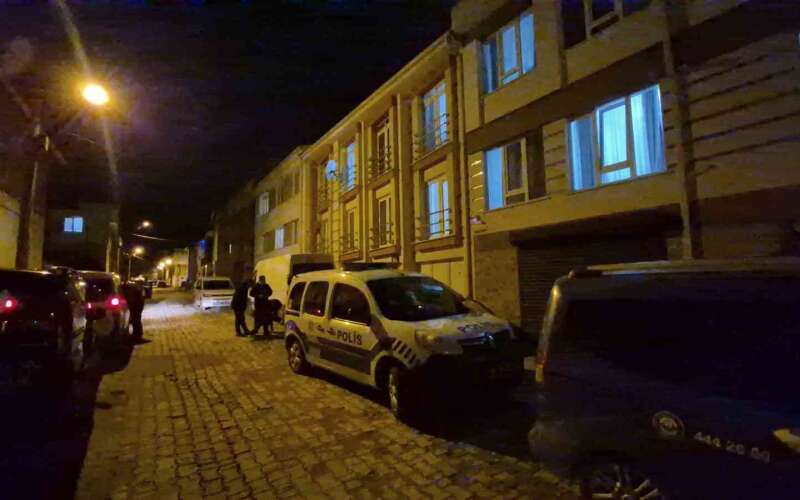 2 Çocuk Babası Evinde Öl* Bulundu