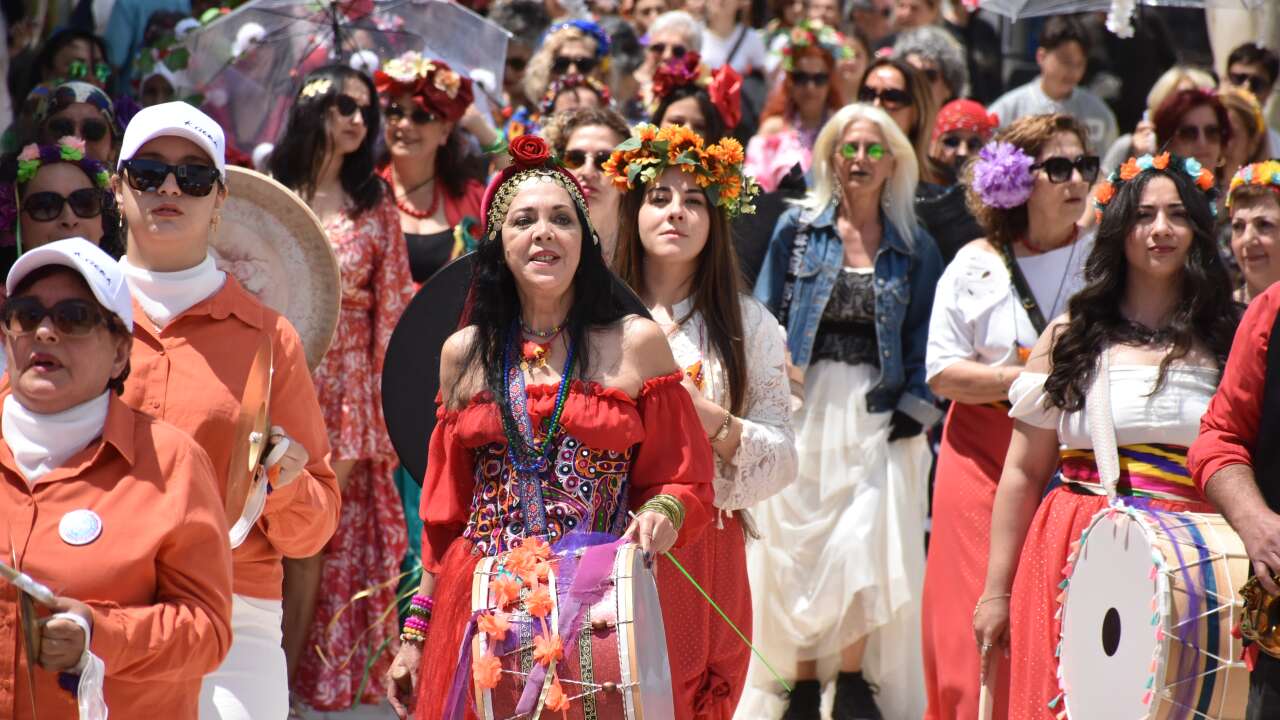 Bodrum’da Geleneksel Hıdırellez Şenliği Renkli Görüntülerle Başladı