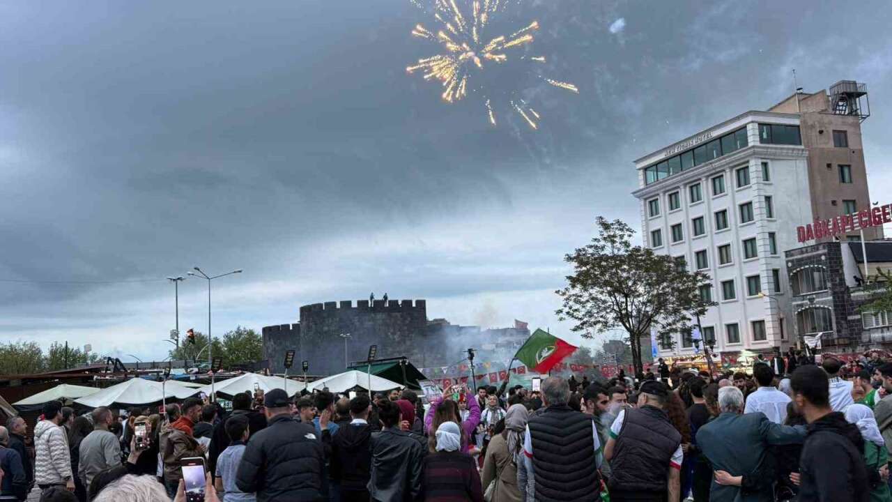 Şampiyonluk Kutlamalarında 11 Yaralı, 10 Gözaltı
