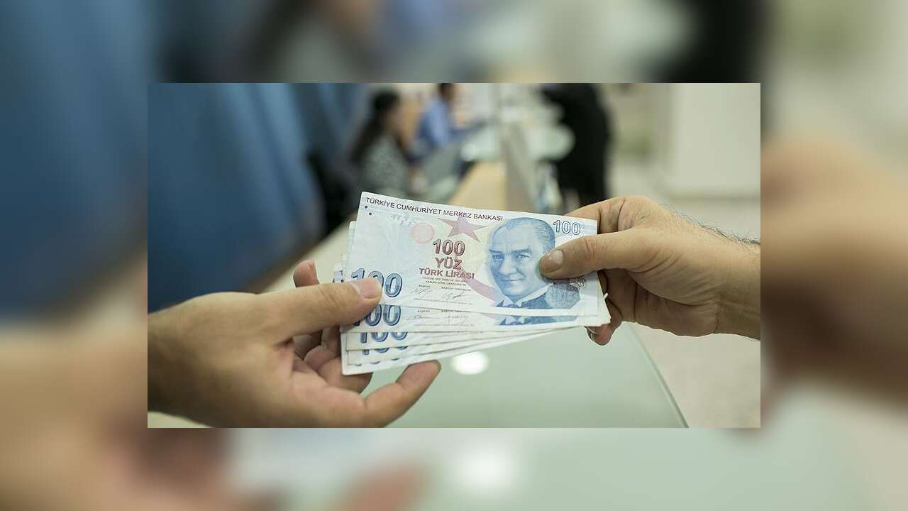Yaşlı ve Engelli Aylıkları Hesaplara Yatırılmaya Başlandı