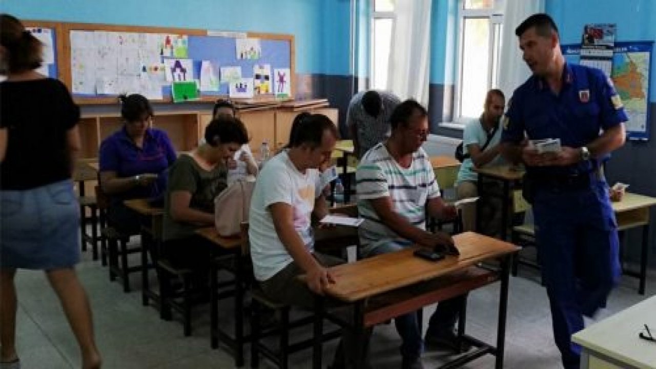 Öğretmenlere trafik bilgilendirmesi