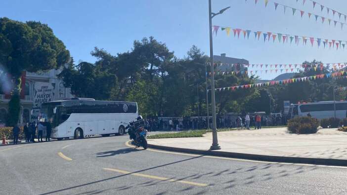 Muğlaspor Taraftarı Bursa Yolunda: 100 Otobüs Tam Kapasiteyle Hareket Etti