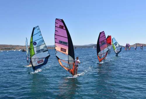 aa-20250921-39186707-39186693-zuber-tyf-windsurf-turkiye-ligi-sampiyonasinin-3-ayak-yarislari-bodrumda-tamamlandi