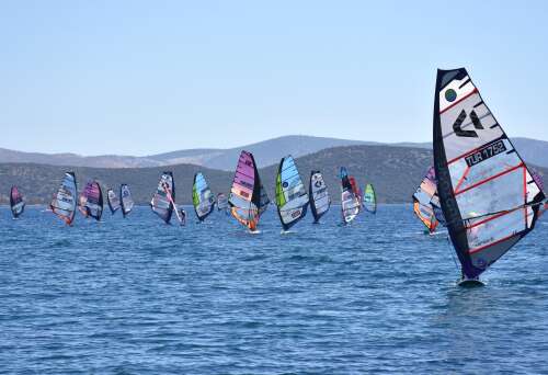 aa-20250921-39186707-39186694-zuber-tyf-windsurf-turkiye-ligi-sampiyonasinin-3-ayak-yarislari-bodrumda-tamamlandi
