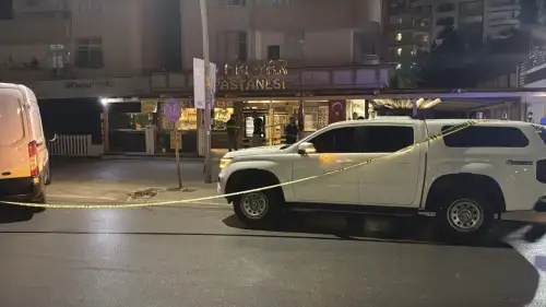 adanada-pastaneye-pimi-cekilmemis-el-bombasi-atan-supheli-yakalandi-xi58-cover