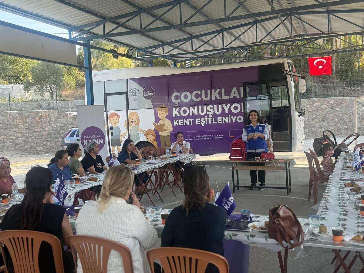 kirsala-esit-hizmet-gezici-dayanisma-otobusu-yollarda-2