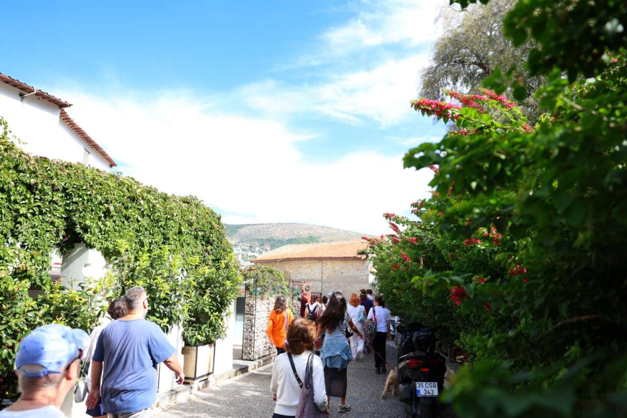 whatsapp-image-2025-10-14-at-10-00-18