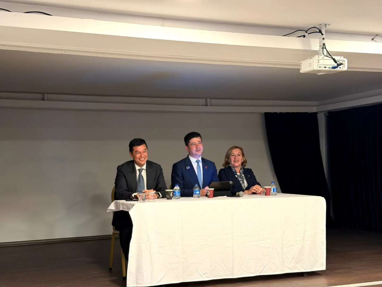 whatsapp-image-2025-10-16-at-15-02-02