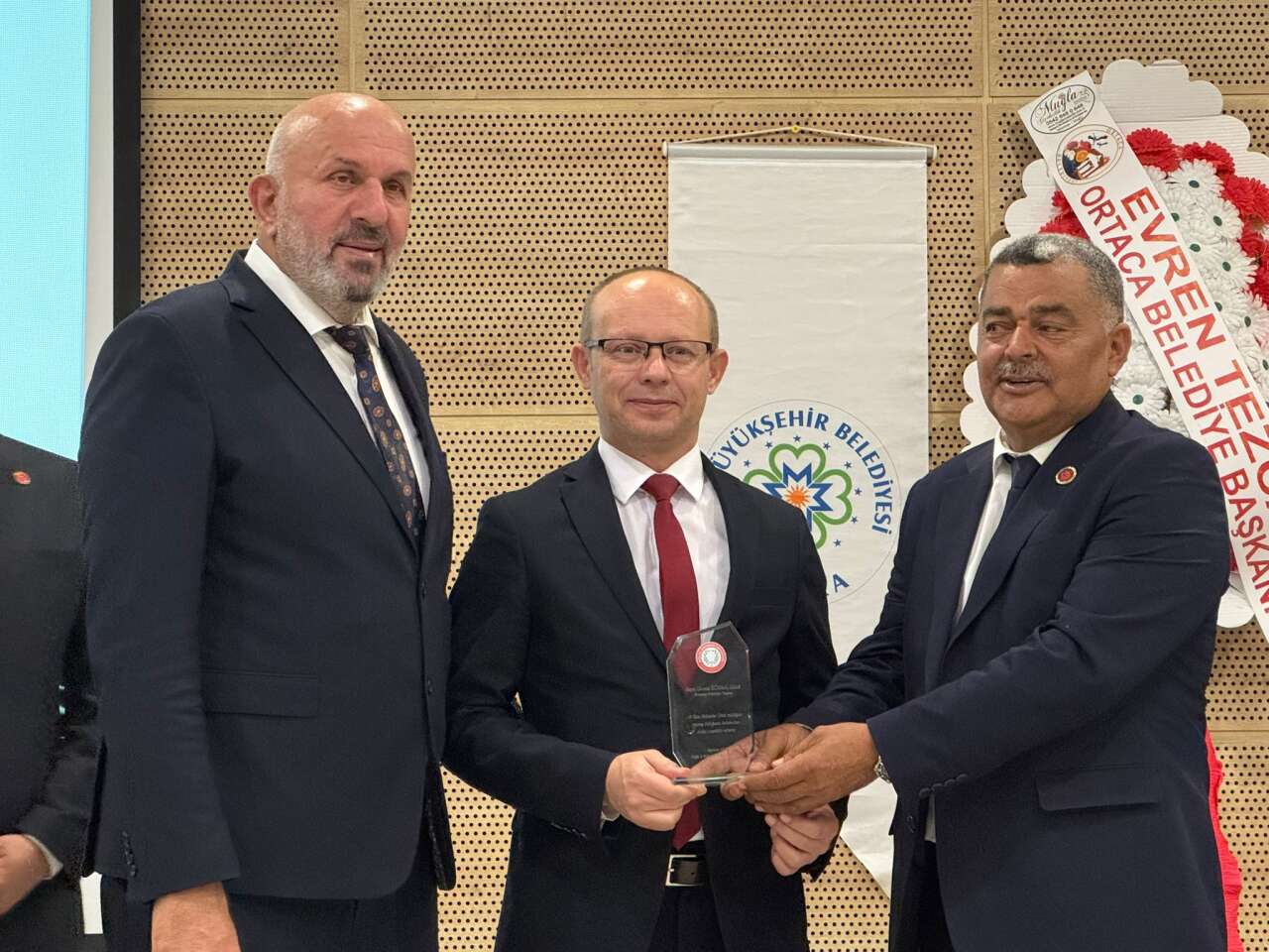 whatsapp-image-2025-10-17-at-13-50-59