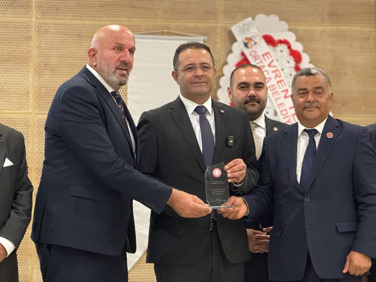 whatsapp-image-2025-10-17-at-13-51-00