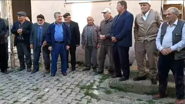 pazardan-mezara-3-kardes-ve-enisteleri-yan-ya-4-19161243-o