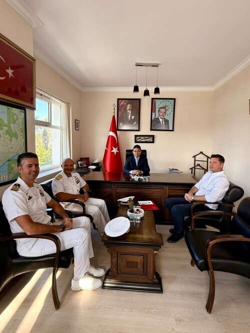 aa-20251027-39537984-39537983-italya-deniz-kuvvetlerine-ait-firkateyn-marmarise-liman-ziyaretinde-bulundu