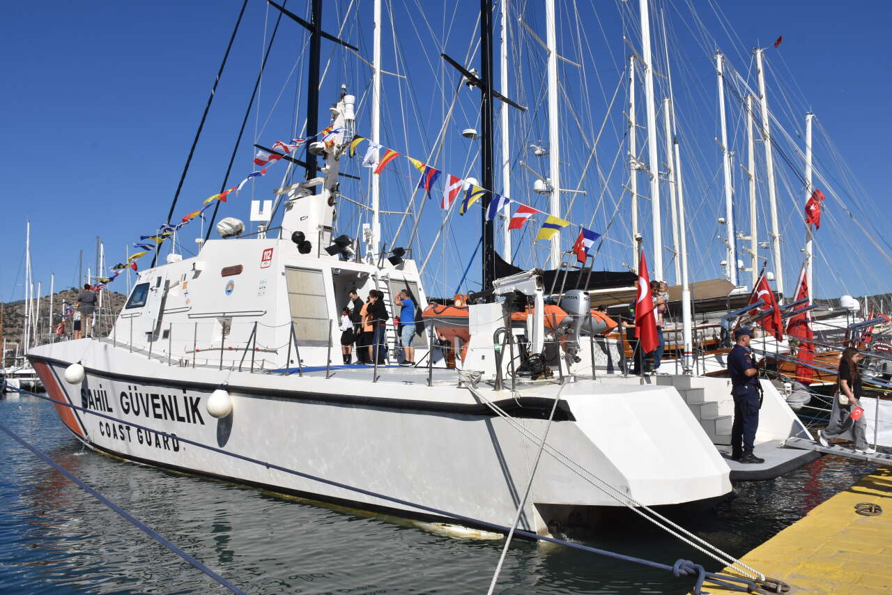 aa-20251029-39555635-39555634-muglada-askeri-gemiler-ve-botlar-ziyarete-acildi