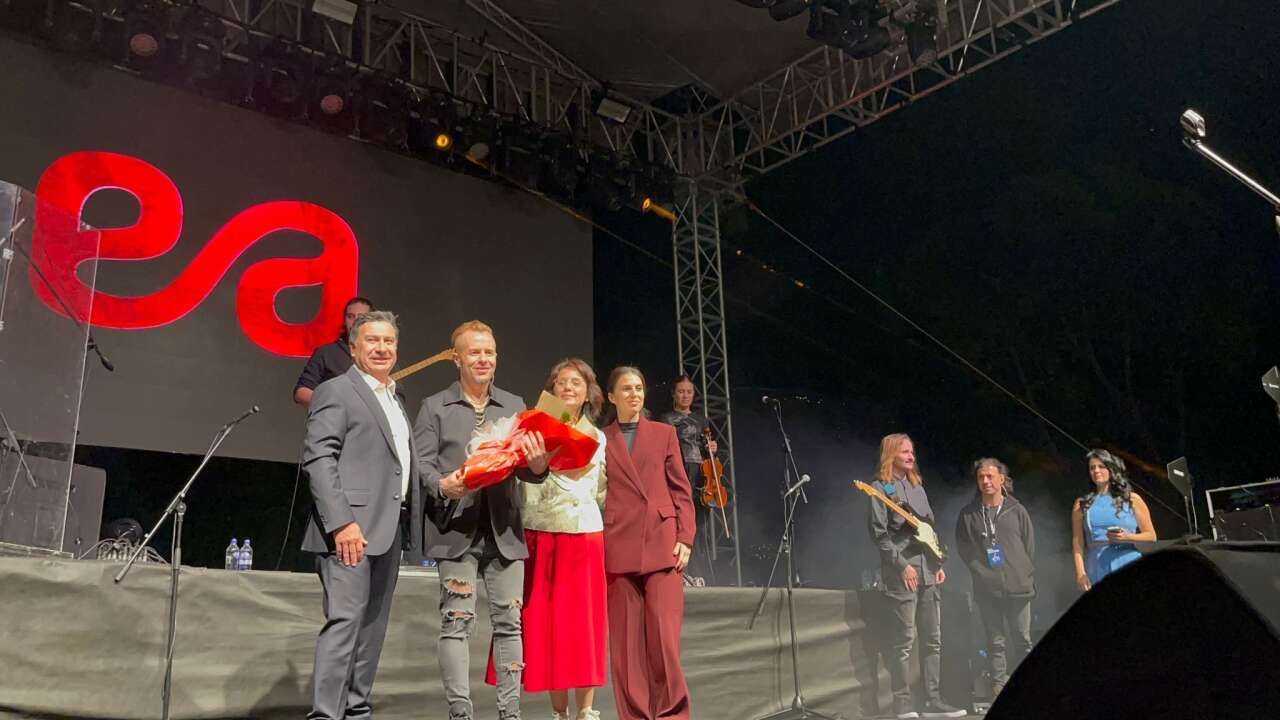 whatsapp-image-2025-10-29-at-23-58-11